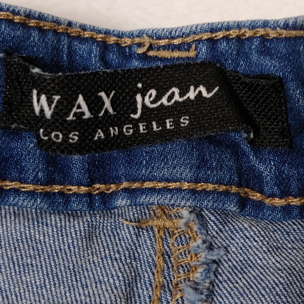 Wax Jean Distressed Embroidered Shorts Size Small - Picture 5 of 7
